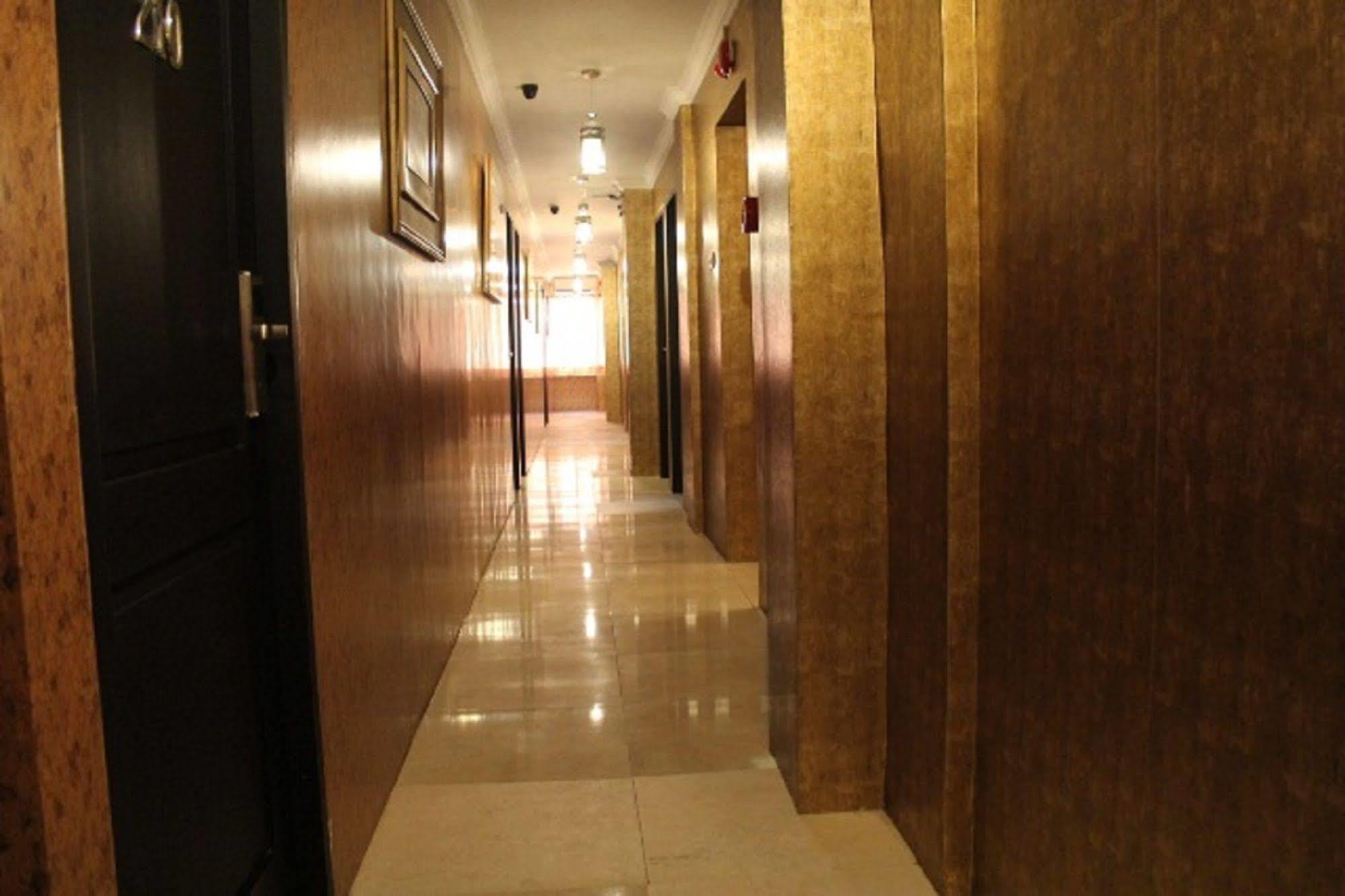 Twins Hotel Jacarta Exterior foto